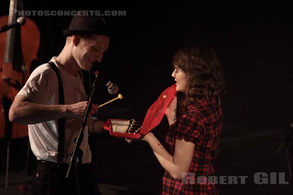 THE LUMINEERS - 2013-03-07 - PARIS - Le Trianon - Jeremiah Caleb Fraites - Neyla Pekarek